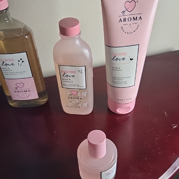 Roma Inspire Love Rose & Vanilla Body Wash Collection - Pink and White